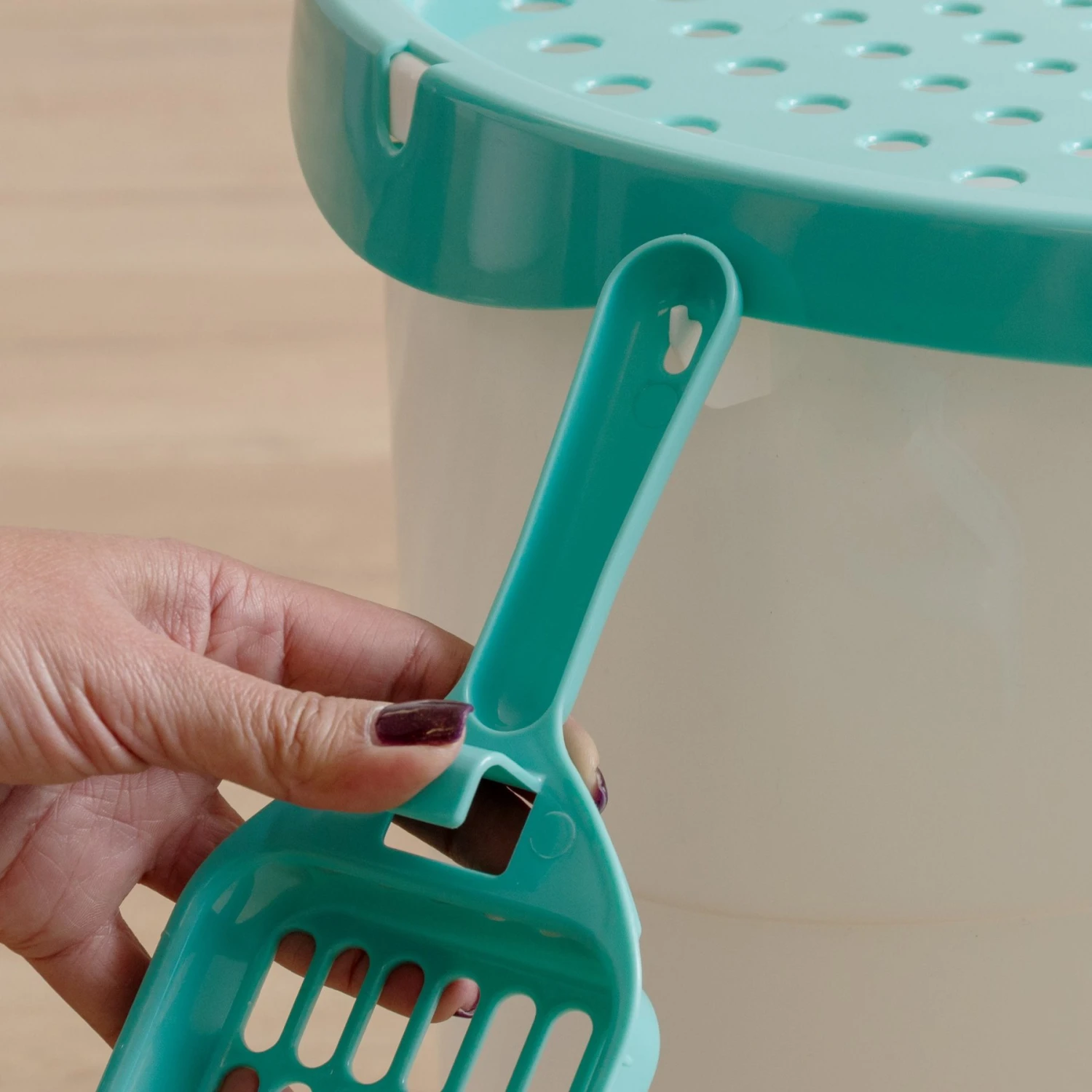 IRIS USA Large Round Top Entry Cat Litter Box & Scoop - Image 7