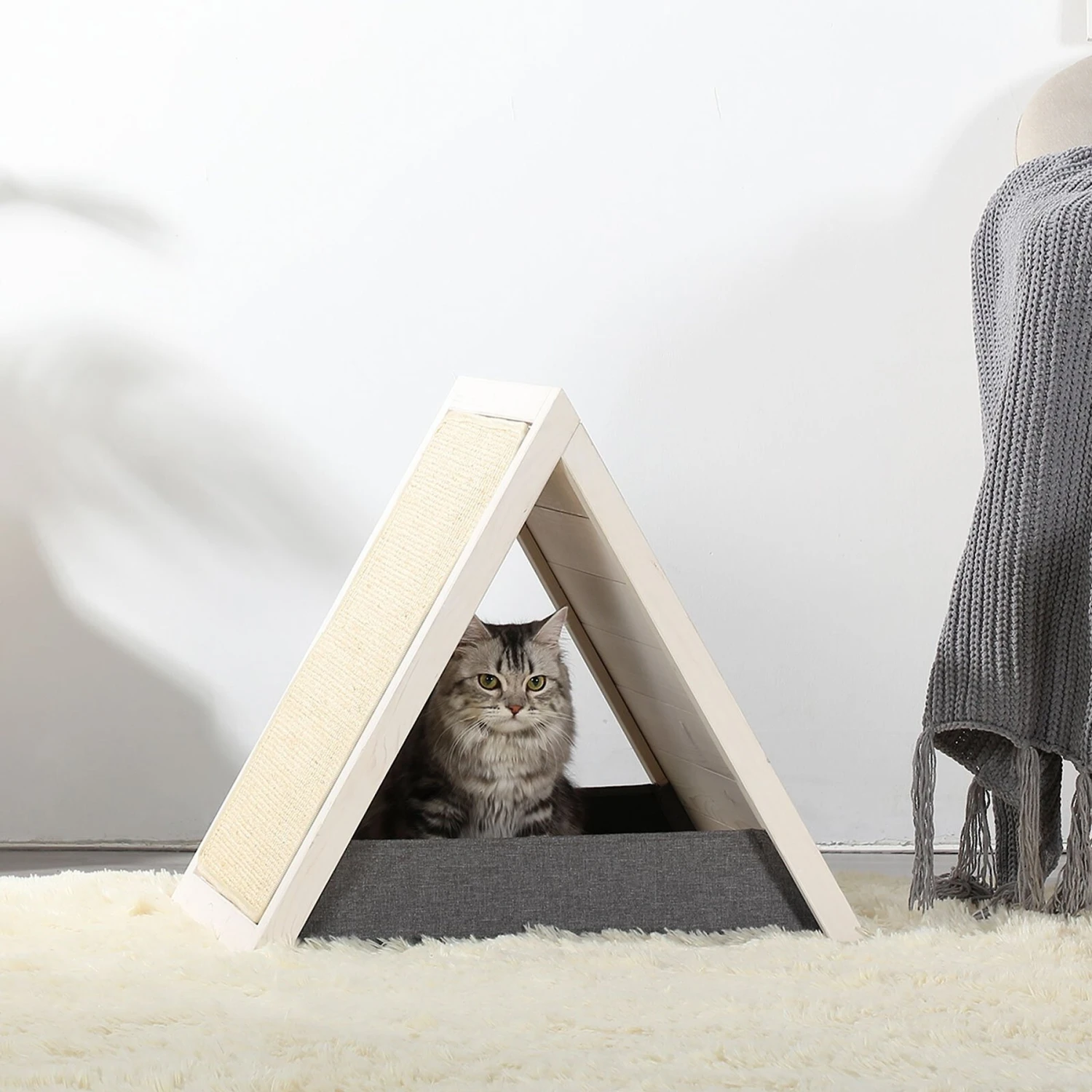 Petsfit Triangular Pets Indoor Cat House With Sisal Mat