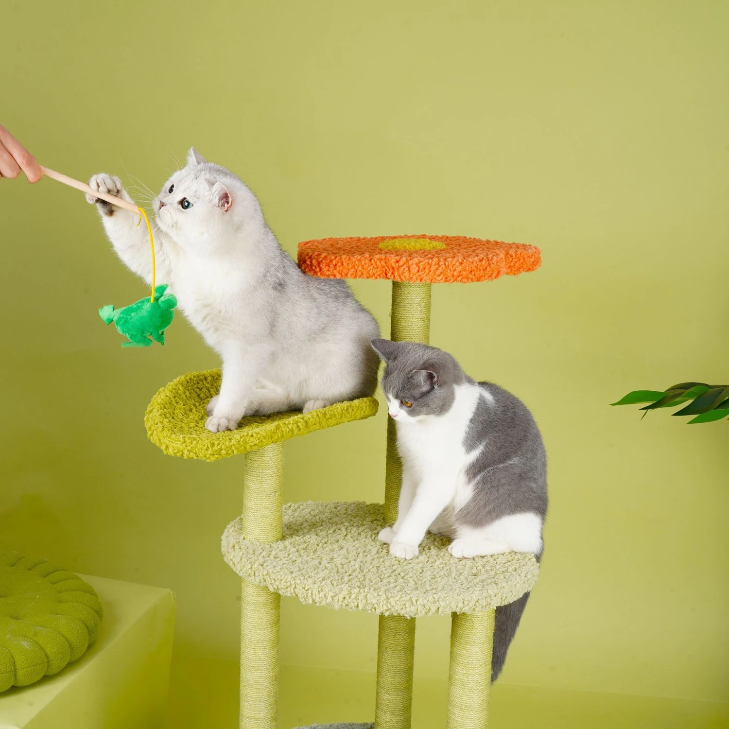 ZEZE Adora Flower 43-in Carpet Cat Tree - Image 7