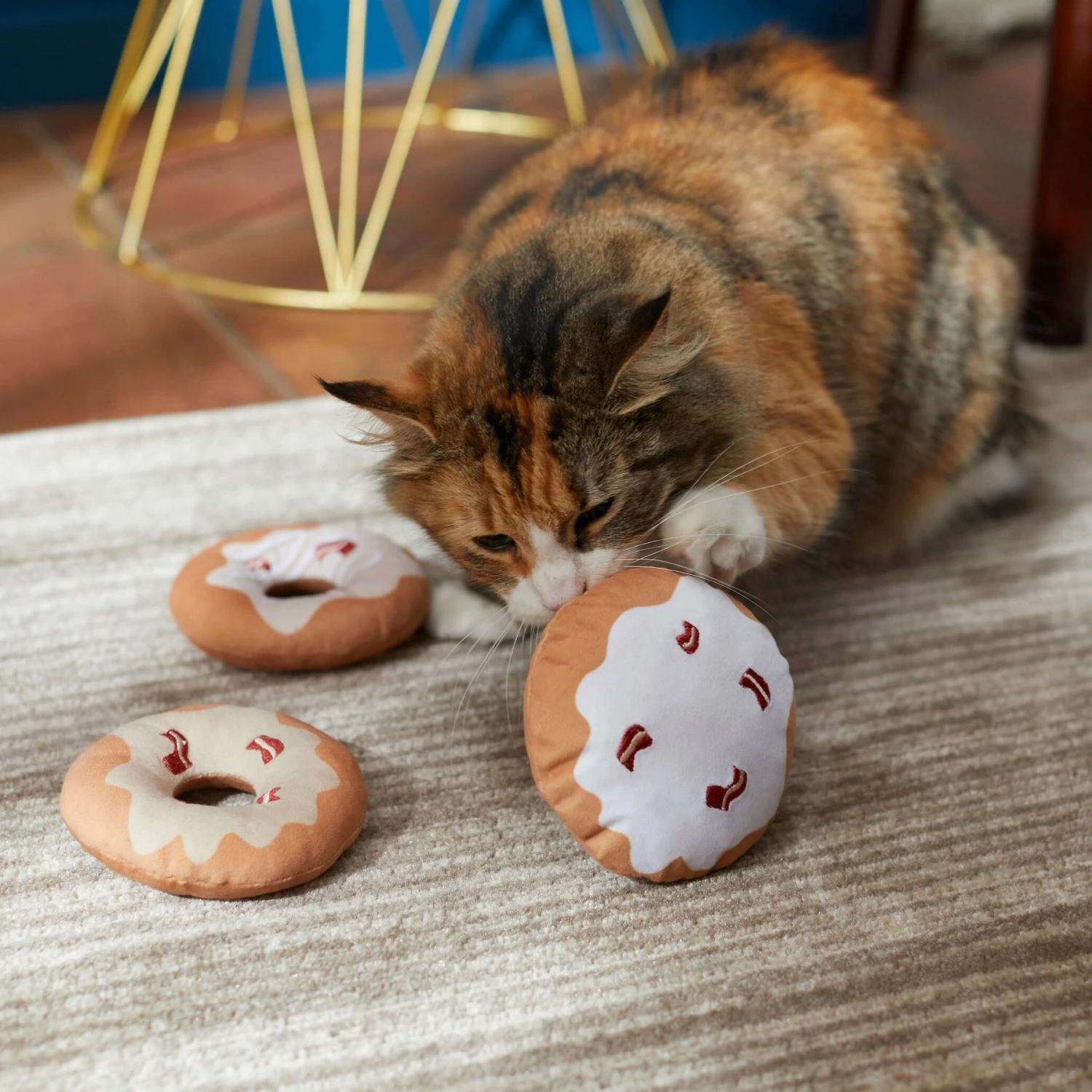 Frisco Fall Maple Bacon Donut Plush Cat Toy With Catnip - Image 3