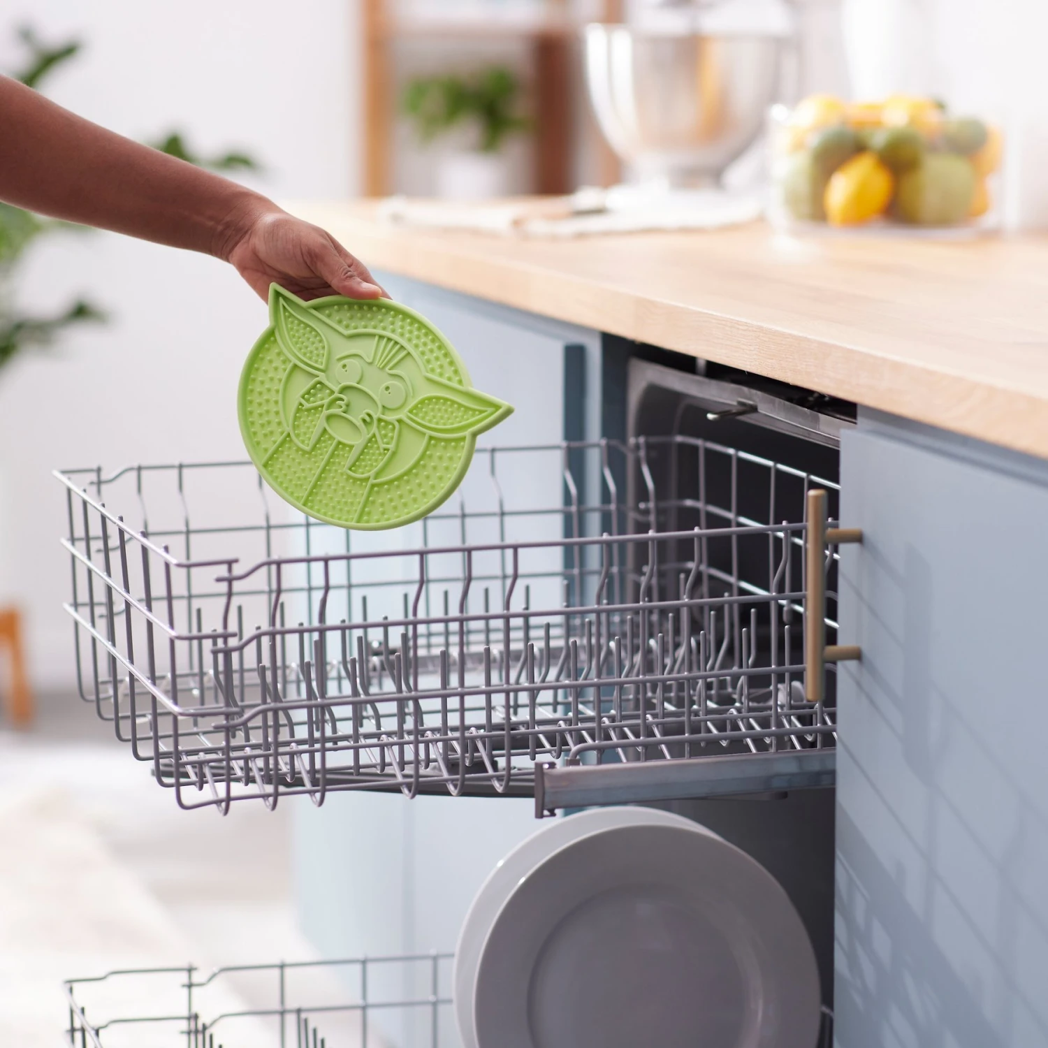 STAR WARS THE MANDALORIAN GROGU Silicone Dog & Cat Lick Mat, Green - Image 4