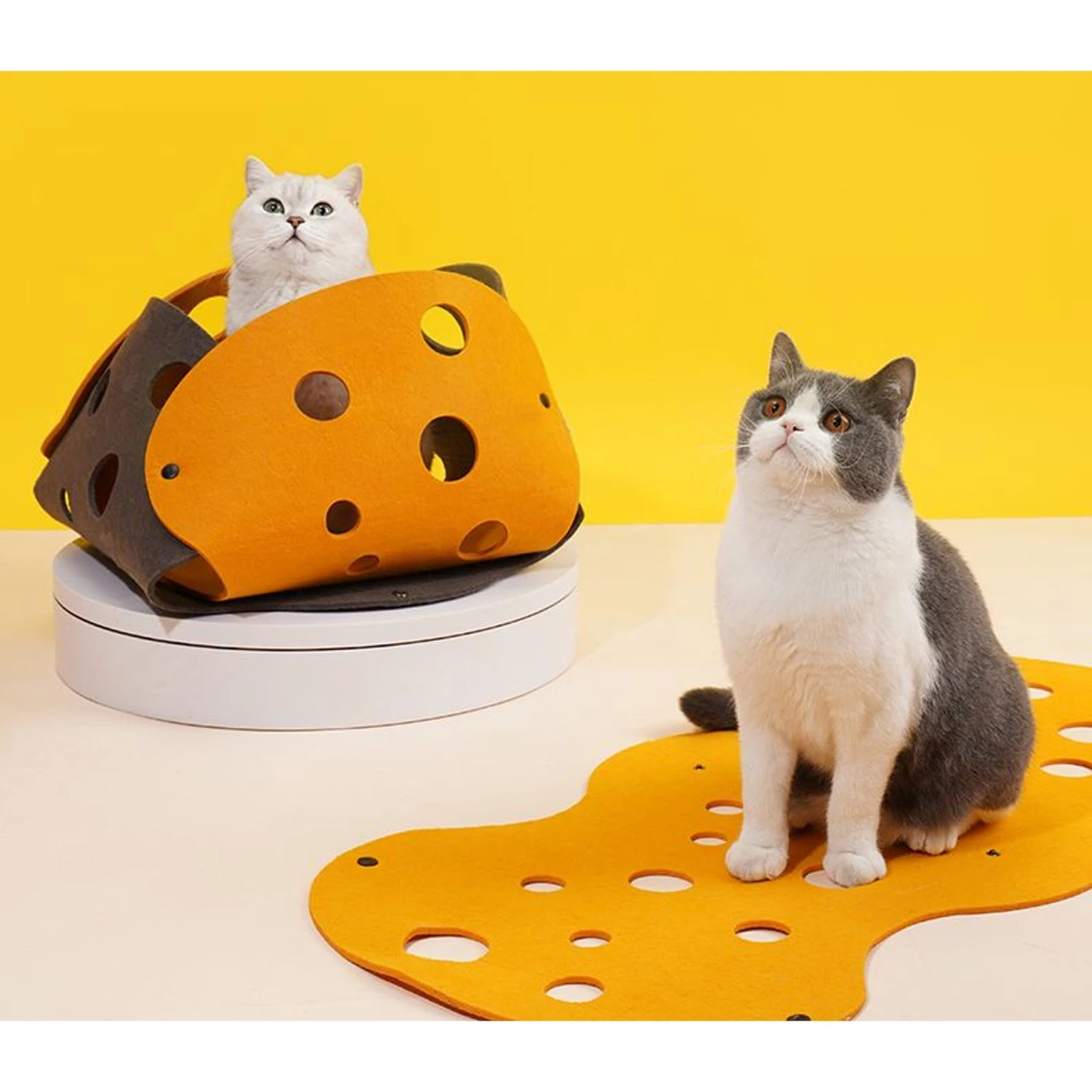 ZEZE "The Cheese" Adjustable Tunnel Cat Toy - Image 3