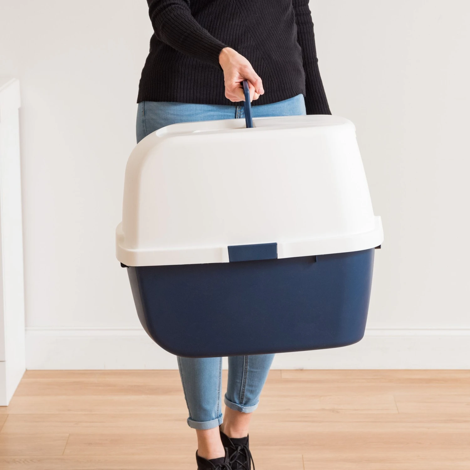 IRIS USA Jumbo Enclosed Hooded Cat Litter Box With Front Door Flap - Image 4