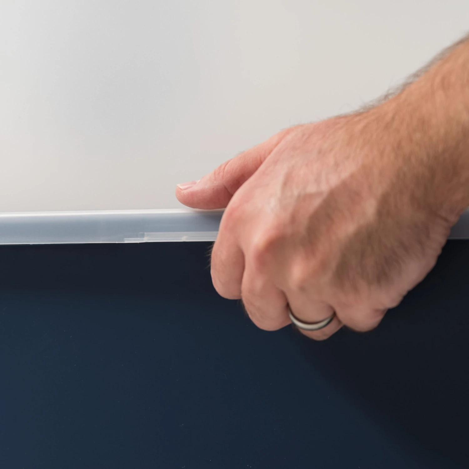 IRIS USA Open Top Litter Box With Scatter Shield - Image 7