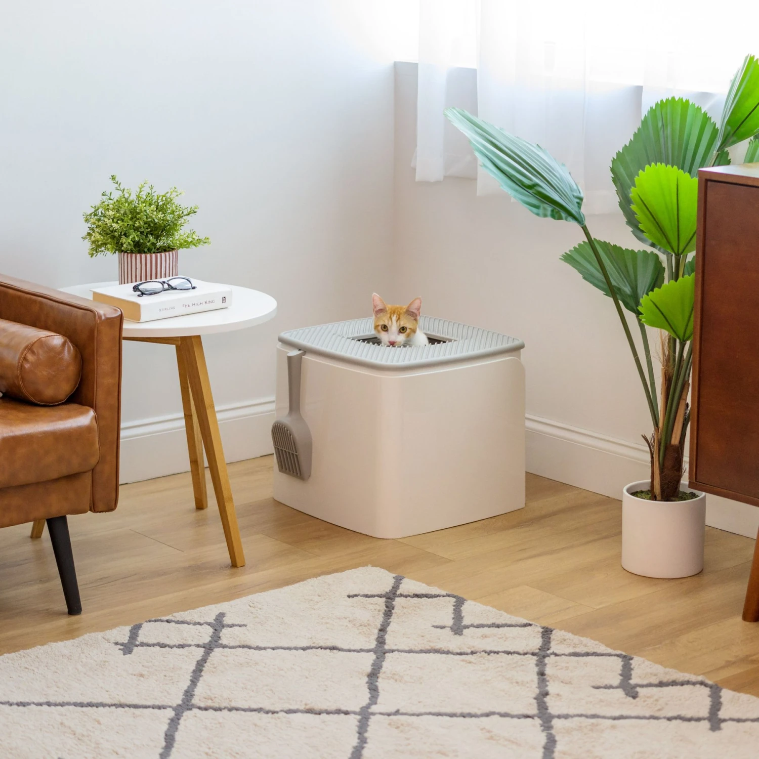 IRIS USA Premium Square Top Entry Cat Litter Box With Scoop, White & Gray, Large - Image 5